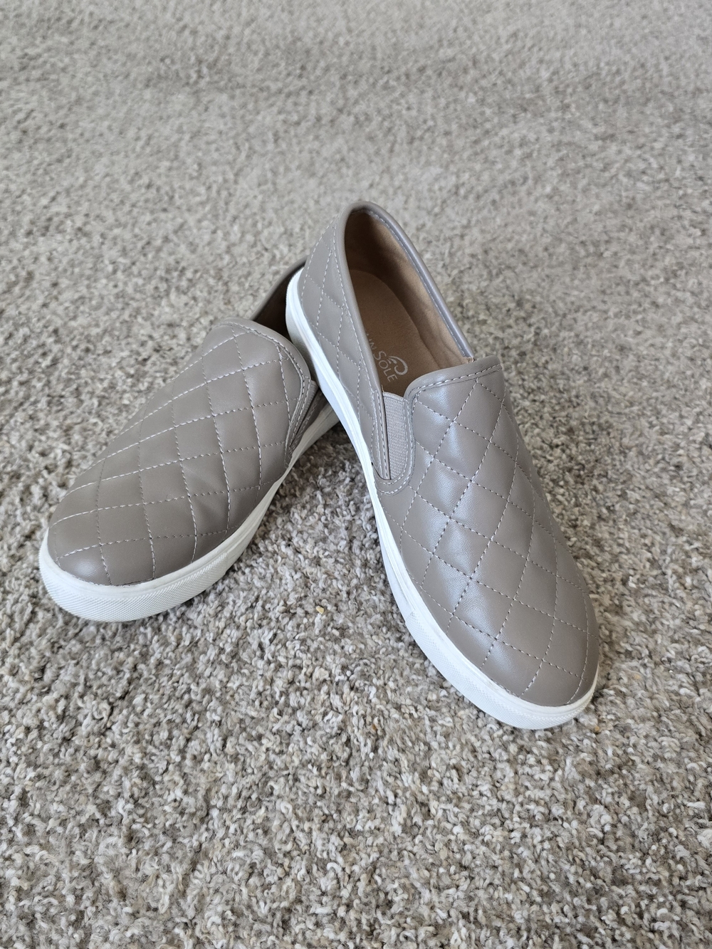 Mountain Sole Women's Beige Slip-On Flat Round Toe Quilted Comfort, Chic, US 7.5